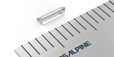 Lens array for optical transceivers include mirror